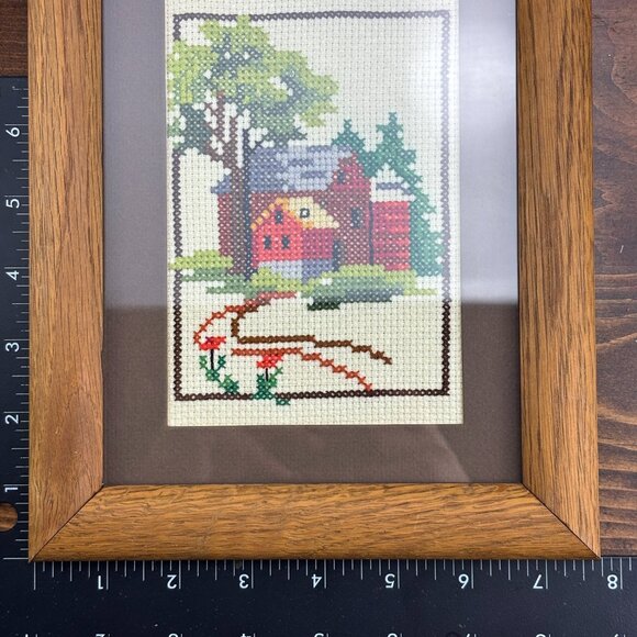 Vintage Framed Cross Stitch Country House or Red Barn in Solid Oak Wood Frame - Picture 11 of 12